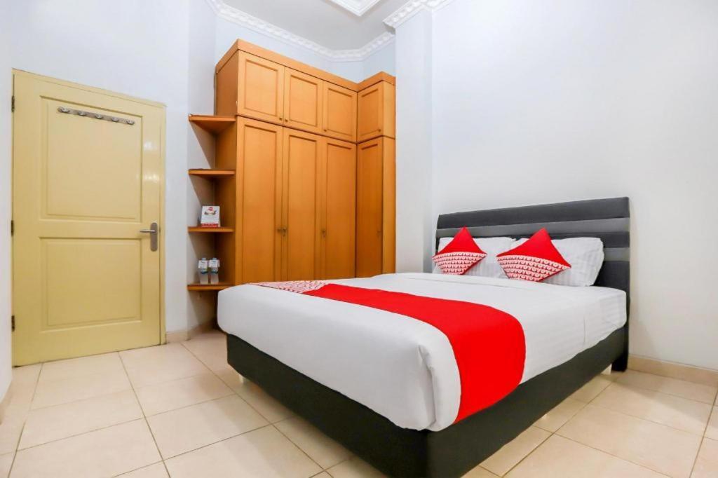 Capital O 297 45 Residence Джакарта Экстерьер фото
